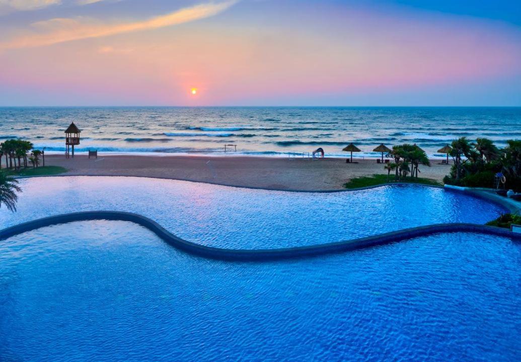 Dusit Thani Shuangyue Bay Resort Huizhou Huidong Екстериор снимка
